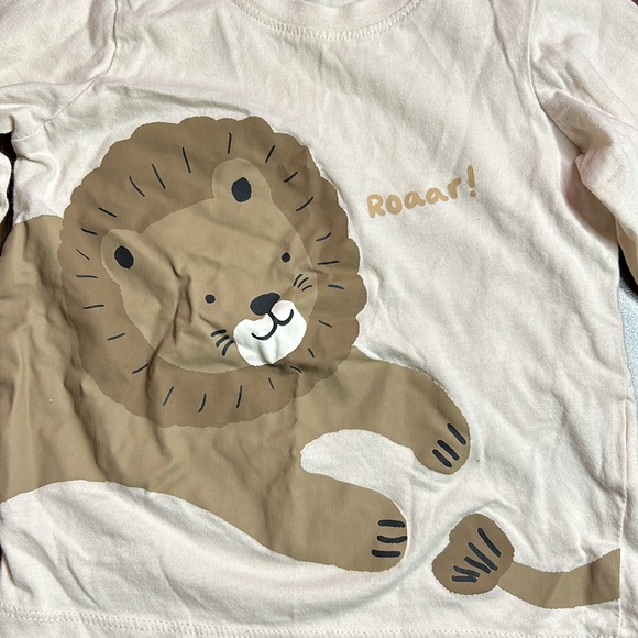 (3 for $15) 9-12 Month Baby Long Sleeved Top - Picture 2 of 3